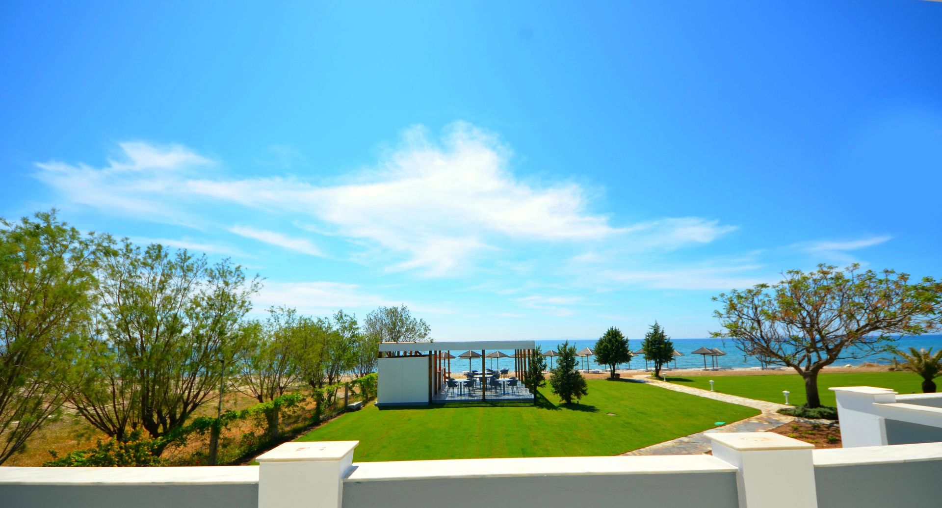 Doryssa Coast's seafront luxury apartments in Samos view onto the beach
